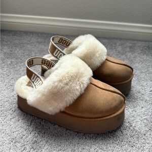 UGG Women's Chestnut Platform Slippers